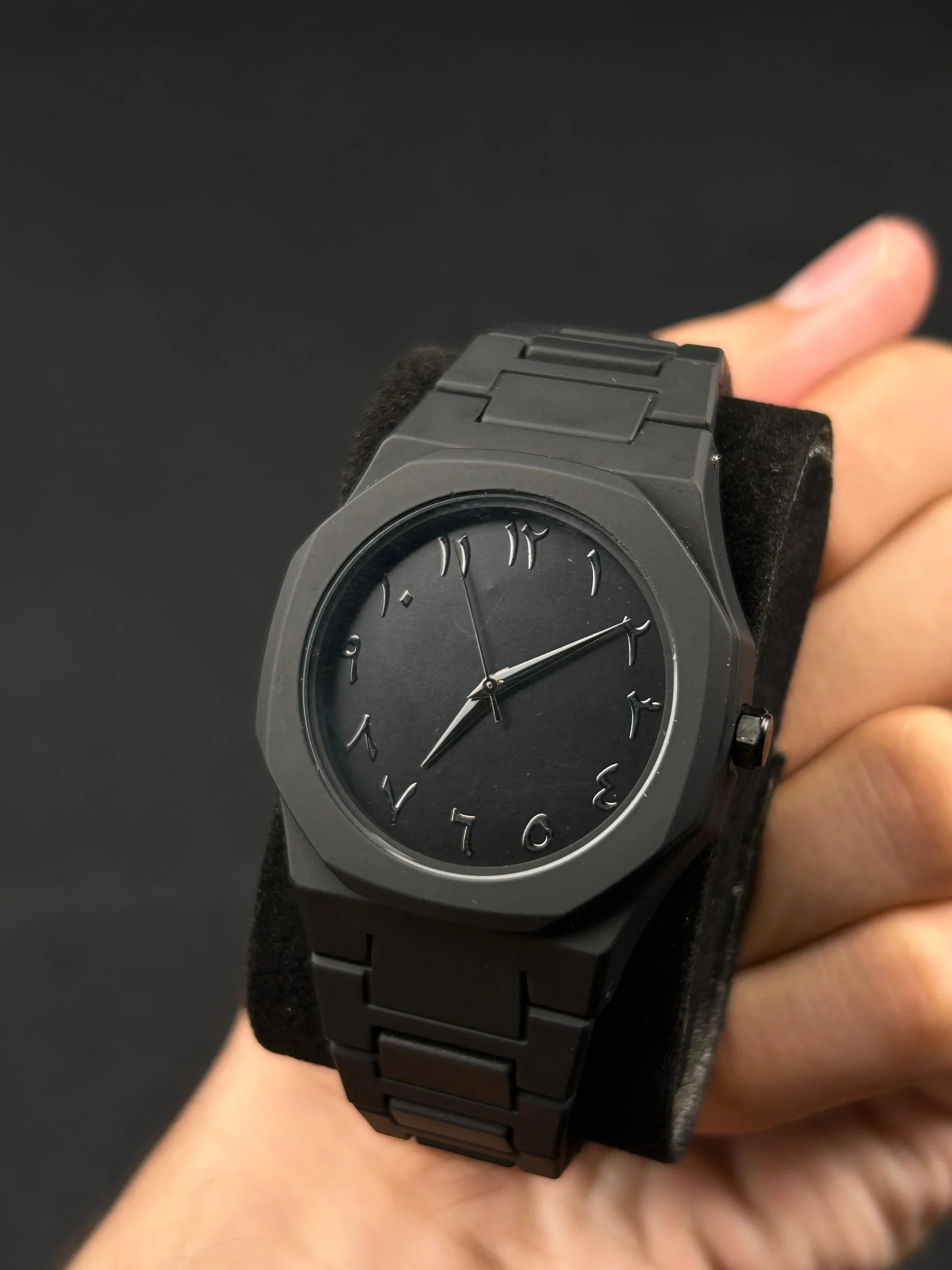 Aura Watch New 2025 Arabic Aura Watch New Modernist creative Design And waterproof Arabic Dial Aura And Fiber Build Quality For Black Colours